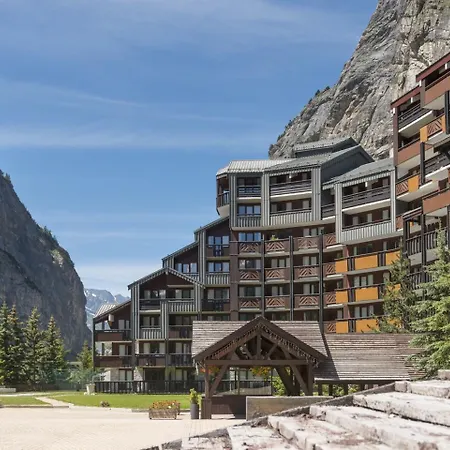- Val-d'isere